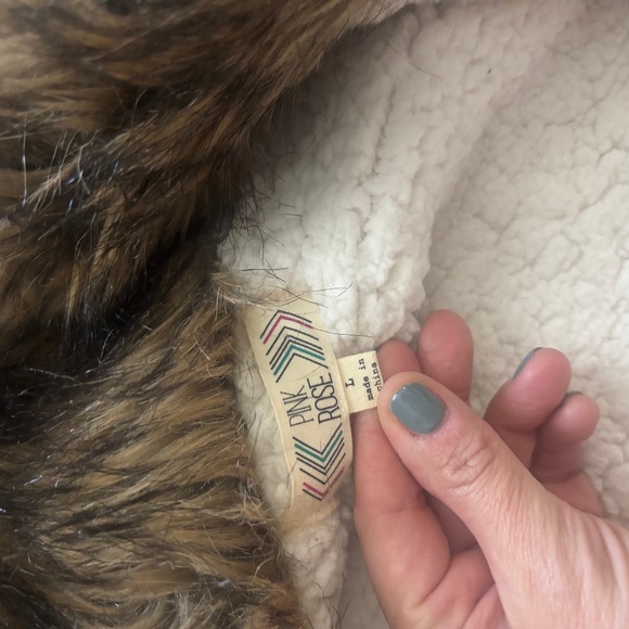 Pink Rose Aztec Knit Vest with Faux Fur Collar, Sherpa Lined - Neutral Tone - L - Picture 5 of 6